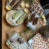 LAZOR GARDEN DINING - 