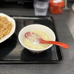 肉あんかけチャーハン 炒王 - 肉あんかけチャーハン 680円 (卵スープ)