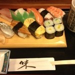 たんこぶ - 寿司ランチ：７００円：味噌汁も付いてます