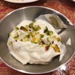 インディヤム - ヨーグルトデザート、シュリカンド 750円