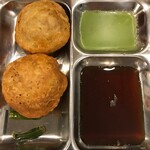 インディヤム - 揚げたて芳ばしい揚げパン、カチョリ 660円