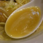 七麺鳥 - 御神本の技術が発揮された濃厚白湯スープ！