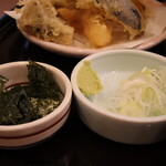 油や - 薬味は、ネギ、ワサビ、海苔(2022年10月)