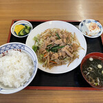 よしなり食堂 - もつ炒め定食　950円