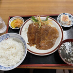 よしなり食堂 - 焼肉定食