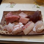 よねさん - 刺身盛り合わせハーフ１０００円