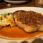 ビストロ カリテプリ - ランチ　極厚ポークステーキ　300g