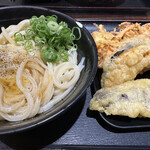 讃岐うどん大使 東京麺通団 - ■釜たまバター¥704
            ■揚げ物各種¥66