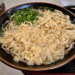 あづまや - 天かす、油揚げ、ネギの入ったおそば