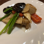 四季亭 - 豚ヒレ肉とマコモ茸の炒め