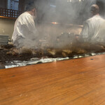 Binchousumi Biyaki Jige - 目の前の炭火で豪快に焼かれていきます