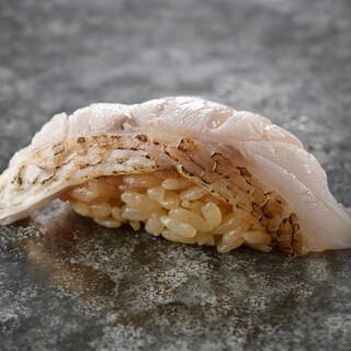 究極の血抜きを施す、津本式の熟成寿司