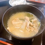 たけだ - 豚汁も肉が結構入っています