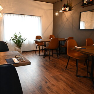 【7～12名様貸切可】1階カウンター席・2階テーブル席完備♪