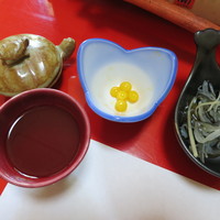 料亭 やまさ旅館 - 生血（ジュース割）、エンペラの湯引き、卵、すっぽんの器の中は…