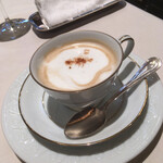 ラ・グランターブル ドゥ キタムラ - 食後のドリンクはカプチーノを選んだ。
