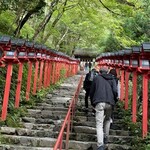 貴船喜らく - 貴船神社へ