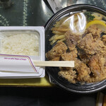 Fujiya Resutoran - 2022/10/17
      メガ盛り唐揚げ弁当（ライス付） 648円
      ✴︎唐揚げ12個 377g （31.4g/個）
      ✴︎ポテト 50g
      ✴︎ライス 157g