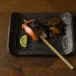 Akatsuki Tappusu Biarobata - 魚串　西京味噌で漬けた三陸の旬のお魚の炭火焼