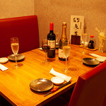 魚河岸料理 魚吉 - テーブル