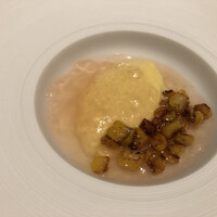 パトゥ - ミルキーコーンのムース　トマトジュレ