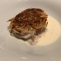 パトゥ - 太刀魚とじゃがいものパイヤッソン　ホワイトバルサミコのソース