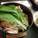 あづま荘 - 鍋物〜川俣軍鶏すき焼き