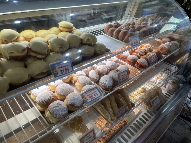 Punalu`u Bake Shop and Visitor Center （プナルウ・ベイクショップ