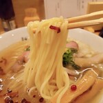 麺に光を 離れ - 