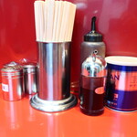 ラーメン二郎 - 卓上調味料