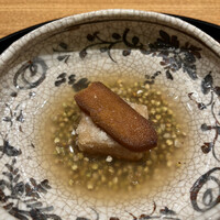 日本料理 太月 - 質高く量少な目コース２３１００円。落花生豆腐の揚げ出し。餡に入ったたくさんの蕎麦の実。食感が苦手でした（；＿；）。それ以外の味わいは良かったです
