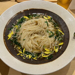 饗 くろ喜 - えのき＆つるむらさきの餡がかかった和えそば