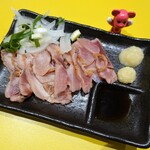 きん太 - 九州地鶏のたたき　￥680
