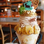 カフェ・ド・リオン パレット - 【2022.10】フランス栗と和栗のモンブランパフェ(税込2,156円)