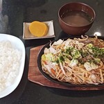 喫茶ウイング - 料理写真:焼きそば定食