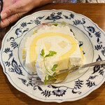 西洋茶館 - レモンムースのロールケーキ