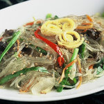 別天地 - 韓国の定番料理：チャプチェ