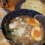 つけ麺屋 やすべえ - トッピング煮卵入り