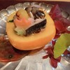 Fukui Kappou Bougetsu - 付出し：柿釜盛り（秋刀魚炙り、焼きしめじ、焼栗、紅葉麩ししゃも、菊菜）