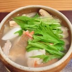 福井割烹 望月 - 温物：魚介と木の子徳利蒸し（蛤、海老、鱈）