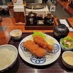 Tonkatsu Maisen - おすすめランチA　1,300円
                        ヒレカツ65g、カキフライ、博多明太じゃがコロッケ、ご飯、味噌汁、お新香、小鉢付き