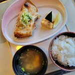 銀のすず - ◇食事 程なくして ご飯が炊き上がります！