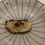 鮨 てつ也 - 玉ねぎのソースがよく合う