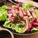 ロマンス お好み焼きとクラフトビール - ベーコンとパルメザンのサラダ　トリュフドレッシング