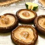 ロマンス お好み焼きとクラフトビール - しいたけのグリル　すだちとトリュフの香り