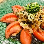 ロマンス お好み焼きとクラフトビール - 旨味トマトサラダ