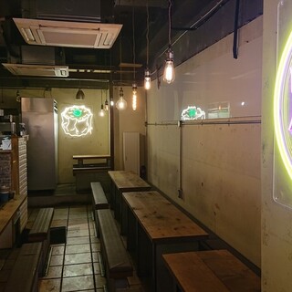 Near the station ◎ A hideaway space where you can easily stop by alone