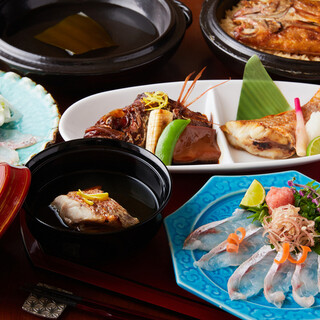 和食の宴会・会食コースは飲み放題付。60名様ご対応可能です。