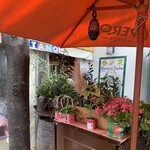 ピッツェリア・ダ・ガエターノ 薬院店 - この辺から並んで