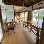 海辺の喫茶 入り江 - 内観